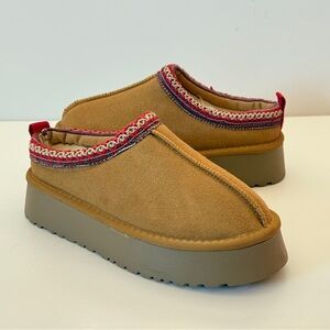 Women Tan Slip-On Cushioned Clog Slippers